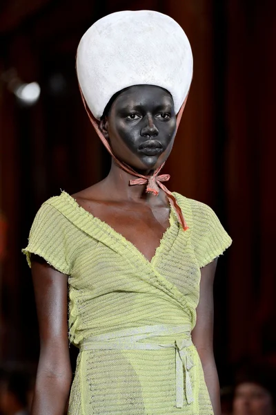 Look 29